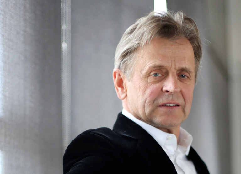 MIKHAIL BARYSHNIKOV –A BALETT VILÁGSZTÁRT NEVEL
