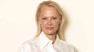 PAMELA ANDERSON – A SZEXSZIMBÓLUMBÓL IKON, AZ IKONBÓL NŐ